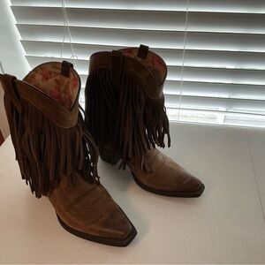 Arias Brown Fringe Western Boots
